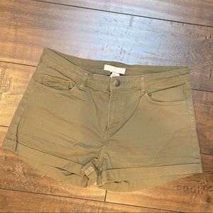 ✨3 for 30$✨ H&M Army Green Shorts